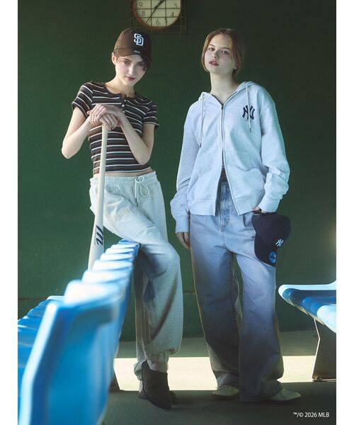 Ungrid（アングリッド）の「【MLB × New Era × Ungrid】フルジップパーカー（パーカー・レディース・ライトグレー/ネイビー/アイボリー・FREE）」の9枚目の写真