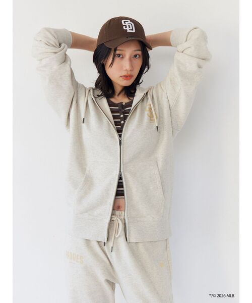Ungrid（アングリッド）の「【MLB × New Era × Ungrid】フルジップパーカー（パーカー・レディース・ライトグレー/ネイビー/アイボリー・FREE）」の11枚目の写真