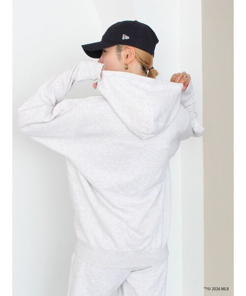 Ungrid（アングリッド）の「【MLB × New Era × Ungrid】フルジップパーカー（パーカー・レディース・ライトグレー/ネイビー/アイボリー・FREE）」の16枚目の写真