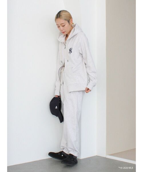 Ungrid（アングリッド）の「【MLB × New Era × Ungrid】フルジップパーカー（パーカー・レディース・ライトグレー/ネイビー/アイボリー・FREE）」の18枚目の写真