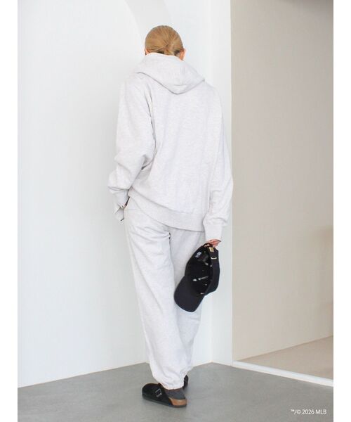 Ungrid（アングリッド）の「【MLB × New Era × Ungrid】フルジップパーカー（パーカー・レディース・ライトグレー/ネイビー/アイボリー・FREE）」の19枚目の写真