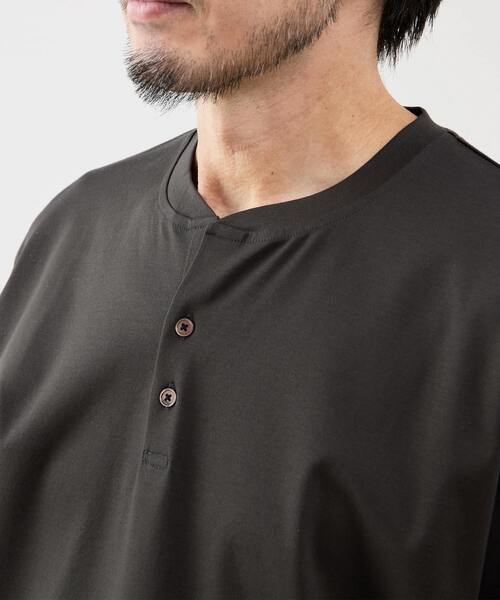 MEN'S MELROSE(メンズメルローズ)の「マーセライズドスムース ヘンリーネックTシャツ(Tシャツ/カットソー・メンズ・ホワイト/グリーン/チャコールグレー・2/4/3)」の8枚目の写真