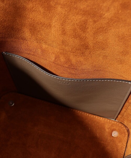 TOMORROWLAND （トゥモローランド）の「ADVENE SHOULDER BUCKET バッグ（ショルダーバッグ・レディース・アッシュブラウン・FREE）」の9枚目の写真