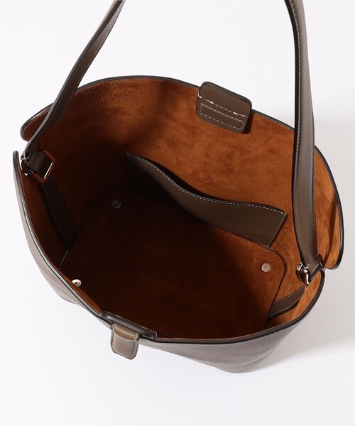 TOMORROWLAND （トゥモローランド）の「ADVENE SHOULDER BUCKET バッグ（ショルダーバッグ・レディース・アッシュブラウン・FREE）」の10枚目の写真