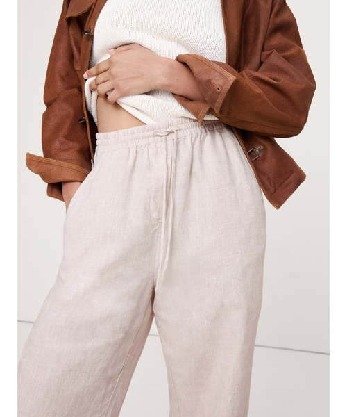 Banana Republic(バナナリパブリック)の「ゲッタウェイ ストレート レッグ プルオン リネン パンツ(その他パンツ・レディース・ブルー/ナチュラル/ブラウン/オリーブ/ブラック/ホワイト・XS/L/M/S)」の19枚目の写真