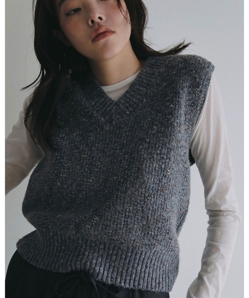 anuke(アンヌーク)の「Gather Compact Tops(Tシャツ/カットソー・レディース・アイボリー/ブルー系その他/ブラウン・FREE)」の10枚目の写真