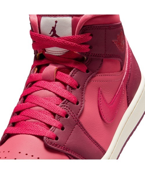 JORDAN BRAND(ジョーダンブランド)の「JORDAN BRAND Air Jordan 1 Mid Se(ジョーダンブランド エアジョーダン 1 ミッド SE)(スニーカー・メンズ・ピンク系・29cm/28.5cm/28cm/27.5cm/27cm/26.5cm/26cm/25.5cm/25cm/24.5cm/24cm/23.5cm/23cm)」の10枚目の写真