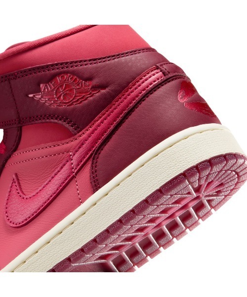JORDAN BRAND(ジョーダンブランド)の「JORDAN BRAND Air Jordan 1 Mid Se(ジョーダンブランド エアジョーダン 1 ミッド SE)(スニーカー・メンズ・ピンク系・29cm/28.5cm/28cm/27.5cm/27cm/26.5cm/26cm/25.5cm/25cm/24.5cm/24cm/23.5cm/23cm)」の11枚目の写真