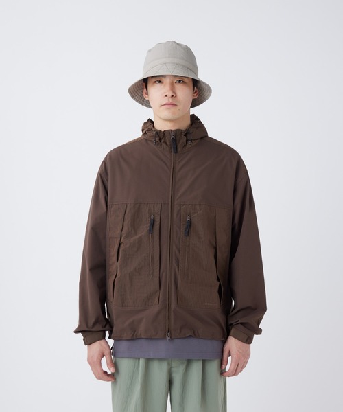 Snow Peak（スノーピーク）の「Snow Peak / Insect Shield Jacket  インセクトシールドジャケット（ナイロンジャケット・メンズ・グレイッシュベージュ/ブラウン/チャコール・S/M/L）」の2枚目の写真