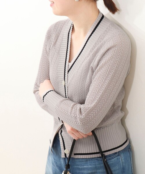 MICO COULIER（ミコクリエ）の「松葉柄ライン入りカーディガン（カーディガン/ボレロ・レディース・イエロー/グレイッシュベージュ/チャコールグレー・38）」の7枚目の写真