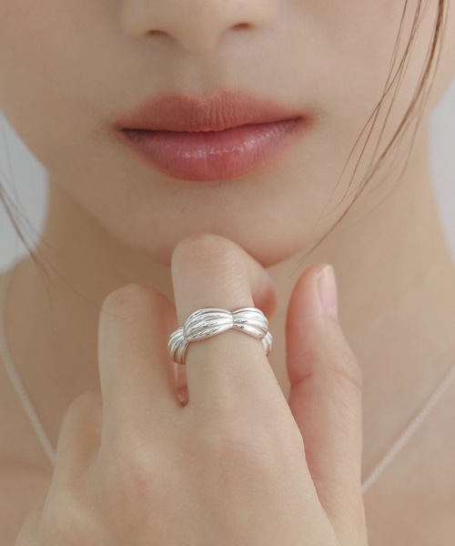BYWEEKEND(バイウィーケンド)の「Bold halo ring(リング・レディース・シルバー・FREE)」の1枚目の写真