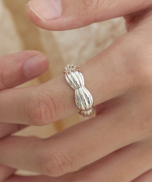 BYWEEKEND(バイウィーケンド)の「Bold halo ring(リング・レディース・シルバー・FREE)」の3枚目の写真