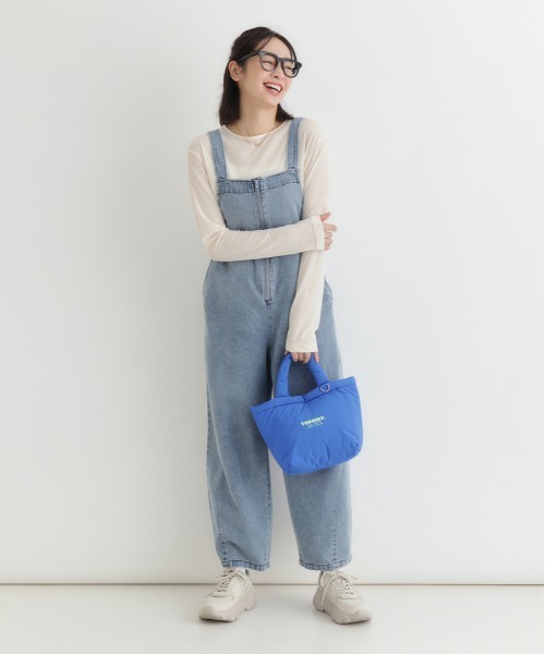 Right-on（ライトオン）の「HONEYSUCKLE ROSE(ハニーサックルローズ)デニムサロペット（サロペット/オーバーオール・レディース・ライトインディゴブルー/ブラック・L/M）」の10枚目の写真