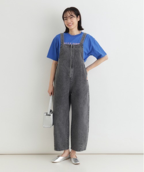 Right-on（ライトオン）の「HONEYSUCKLE ROSE(ハニーサックルローズ)デニムサロペット（サロペット/オーバーオール・レディース・ライトインディゴブルー/ブラック・L/M）」の6枚目の写真