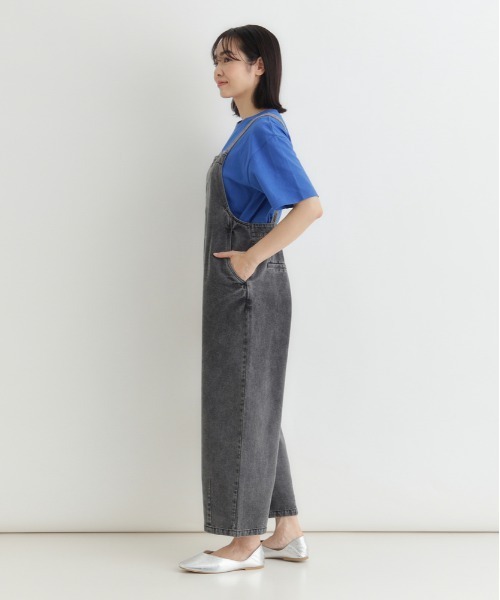 Right-on（ライトオン）の「HONEYSUCKLE ROSE(ハニーサックルローズ)デニムサロペット（サロペット/オーバーオール・レディース・ライトインディゴブルー/ブラック・L/M）」の5枚目の写真
