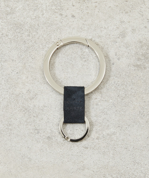 And A（アンドエー）の「ITTI イッチ / CRISTY RING RING MOSSA LDN 撥水スエードキーホルダー 牛革 / ITTI-GOODS-003-MOS（キーホルダー・メンズ・ベージュ/ブラック・FREE）」の9枚目の写真