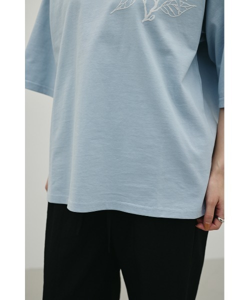 STYLEMIXER（スタイルミキサー）の「フロッキープリントフラワーＴ（Tシャツ/カットソー・レディース・ホワイト/ブラック/サックスブルー・FREE）」の6枚目の写真