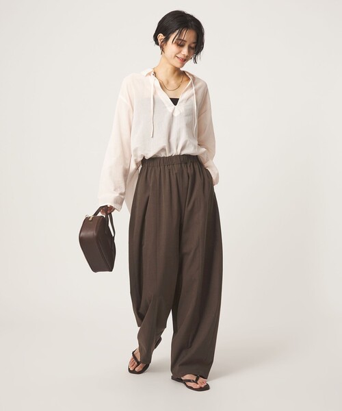 green label relaxing(グリーンレーベルリラクシング)の「【WEB限定】<at ease>カーブ パンツ マシンウォッシャブル ストレッチ UVカット(その他パンツ・レディース・ブラック/ダークブラウン/ベージュ・36/SHORT/40/38/TALL)」の15枚目の写真