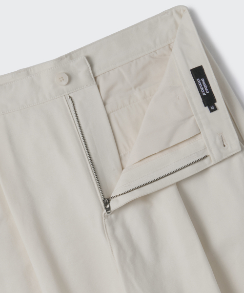 MUSINSA STANDARD（ムシンサスタンダード）の「ブラッシュドワンタックワイドチノパンツ[クリーム]（その他パンツ・メンズ・その他・26/27/28/29/30/31/32/33/34/36/38/40/42）」の4枚目の写真