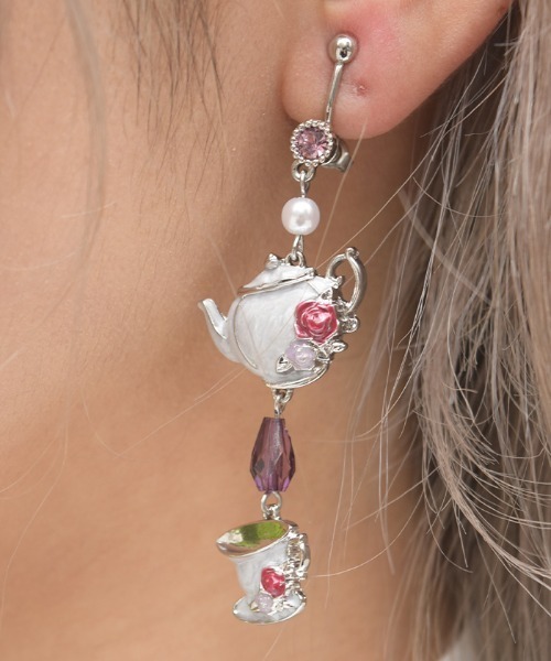 axes femme（アクシーズファム）の「彼岸花モチーフピアス（ピアス（両