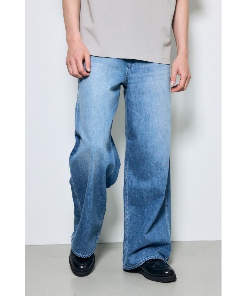 AZUL by moussy(アズールバイマウジー)の「ペインターデニム(デニムパンツ・メンズ・オフホワイト/ライトブルー・MEDIUM/SMALL/LARGE)」の2枚目の写真
