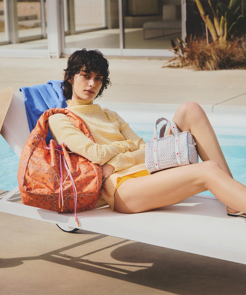 LeSportsac(レスポートサック)の「SM WEB BOSTON シルヴァリーリップルWEB(ショルダーバッグ・レディース・シルバー・FREE)」の6枚目の写真