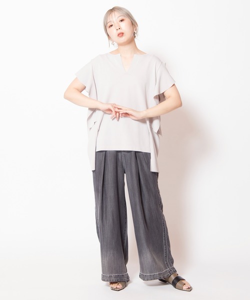OSMOSIS(オズモーシス)の「セルロースデニムタックパンツ(デニムパンツ・レディース・ライトブルー/ブラック/ブルー・1/2)」の13枚目の写真