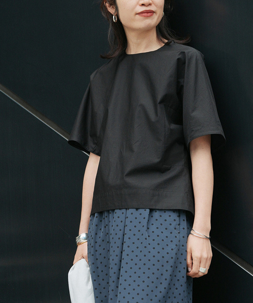 VERMEIL par iena(ヴェルメイユパーイエナ)の「cotton back satin T-ブラウス(シャツ/ブラウス・レディース・ブラック/ホワイト・FREE)」の3枚目の写真