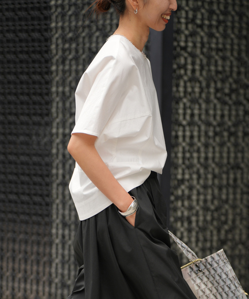 VERMEIL par iena(ヴェルメイユパーイエナ)の「cotton back satin T-ブラウス(シャツ/ブラウス・レディース・ブラック/ホワイト・FREE)」の13枚目の写真