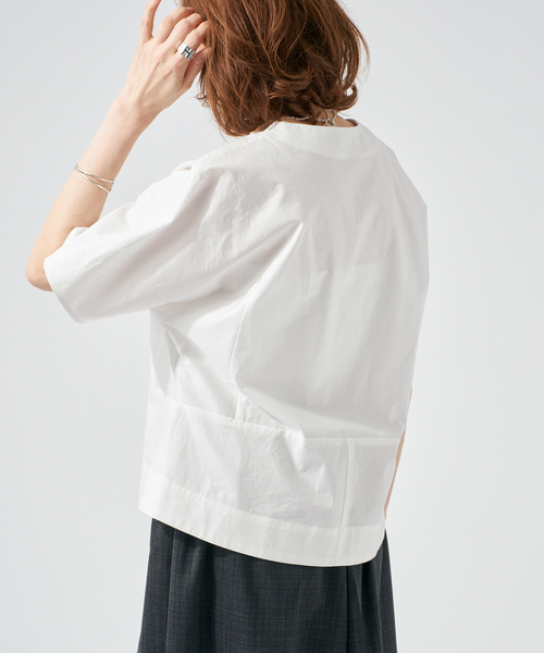 VERMEIL par iena(ヴェルメイユパーイエナ)の「cotton back satin T-ブラウス(シャツ/ブラウス・レディース・ブラック/ホワイト・FREE)」の20枚目の写真
