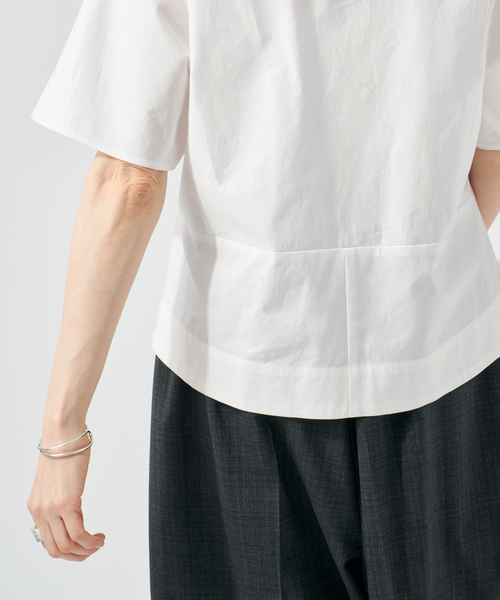 VERMEIL par iena(ヴェルメイユパーイエナ)の「cotton back satin T-ブラウス(シャツ/ブラウス・レディース・ブラック/ホワイト・FREE)」の21枚目の写真