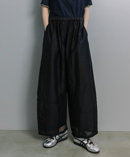 MARECHAL TERRE(マルシャルテル)の「コクーンワイドパンツ(その他パンツ・レディース・グレイッシュベージュ/ブラック・MEDIUM)」の1枚目の写真