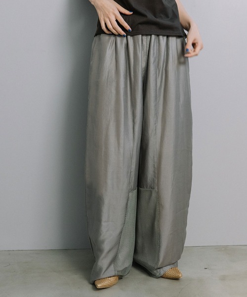 MARECHAL TERRE(マルシャルテル)の「コクーンワイドパンツ(その他パンツ・レディース・グレイッシュベージュ/ブラック・MEDIUM)」の3枚目の写真
