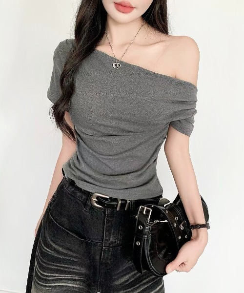 LADY LIKE(レディライク)の「【春夏新作】2WAY胸元ドレープサイドギャザー入り半袖カットソートップス Tシャツ(Tシャツ/カットソー・レディース・ホワイト/ブラック/グレー・M/S/L)」の16枚目の写真
