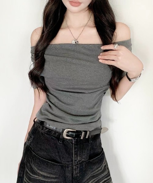 LADY LIKE(レディライク)の「【春夏新作】2WAY胸元ドレープサイドギャザー入り半袖カットソートップス Tシャツ(Tシャツ/カットソー・レディース・ホワイト/ブラック/グレー・M/S/L)」の15枚目の写真