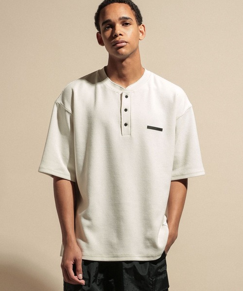 NUMERALS（ヌメラルズ）の「[NUMERALS]WAFFLE HENLEY T-SHIRT（Tシャツ/カットソー・メンズ・ベージュ/カーキ/ホワイト/ブラック・MEDIUM/LARGE）」の8枚目の写真