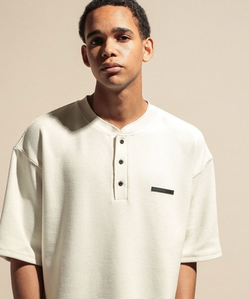 NUMERALS（ヌメラルズ）の「[NUMERALS]WAFFLE HENLEY T-SHIRT（Tシャツ/カットソー・メンズ・ベージュ/カーキ/ホワイト/ブラック・MEDIUM/LARGE）」の9枚目の写真