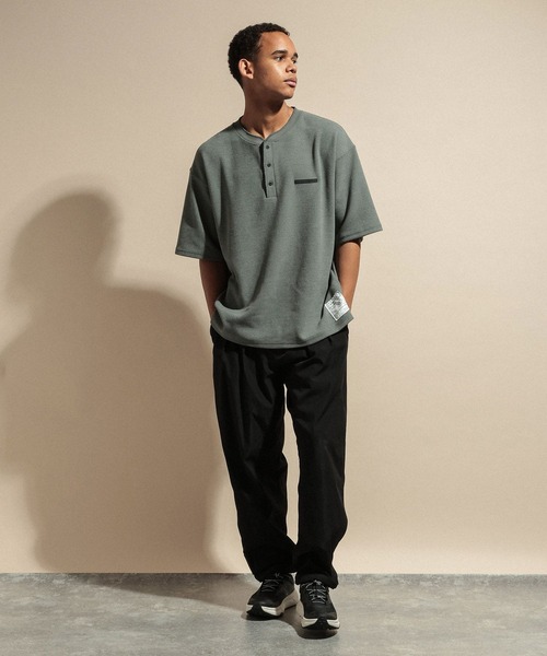 NUMERALS（ヌメラルズ）の「[NUMERALS]WAFFLE HENLEY T-SHIRT（Tシャツ/カットソー・メンズ・ベージュ/カーキ/ホワイト/ブラック・MEDIUM/LARGE）」の11枚目の写真