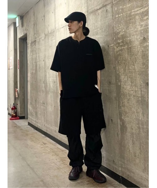 NUMERALS（ヌメラルズ）の「[NUMERALS]WAFFLE HENLEY T-SHIRT（Tシャツ/カットソー・メンズ・ベージュ/カーキ/ホワイト/ブラック・MEDIUM/LARGE）」の17枚目の写真
