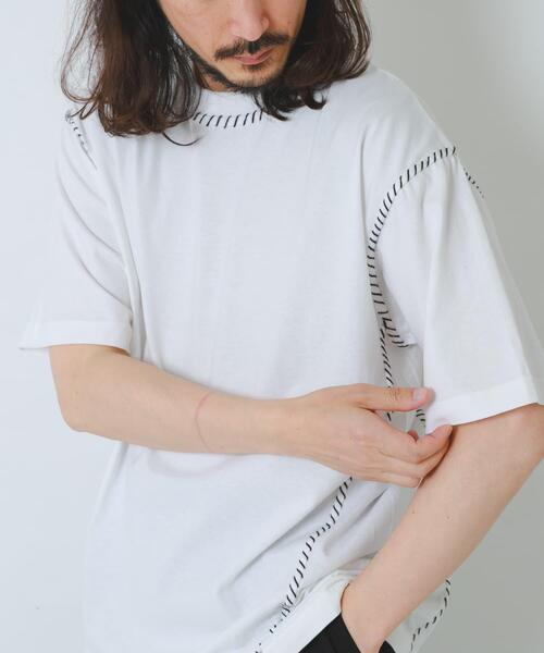 ITEMS URBANRESEARCH(アイテムズ アーバンリサーチ)の「ブランケットステッチ クルーネックTシャツ(Tシャツ/カットソー・メンズ・ホワイト/ブラック・MEDIUM/LARGE)」の11枚目の写真