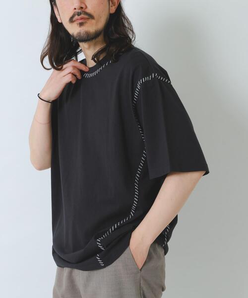 ITEMS URBANRESEARCH(アイテムズ アーバンリサーチ)の「ブランケットステッチ クルーネックTシャツ(Tシャツ/カットソー・メンズ・ホワイト/ブラック・MEDIUM/LARGE)」の6枚目の写真