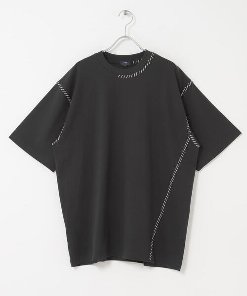 ITEMS URBANRESEARCH(アイテムズ アーバンリサーチ)の「ブランケットステッチ クルーネックTシャツ(Tシャツ/カットソー・メンズ・ホワイト/ブラック・MEDIUM/LARGE)」の3枚目の写真