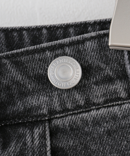 JOINT WORKS(ジョイントワークス)の「ラインストーン デニムショーツ / J Rhine Stone Denim Shorts(その他パンツ・レディース・ブラック/ブルー・MEDIUM/LARGE)」の6枚目の写真