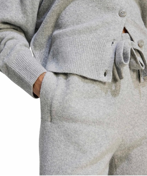 adidas（アディダス）の「adidas ESSENTIALS KNIT PANT / アディダス エッセンシャルズ ニット パンツ（その他パンツ・レディース・グレー・S/M/L）」の3枚目の写真