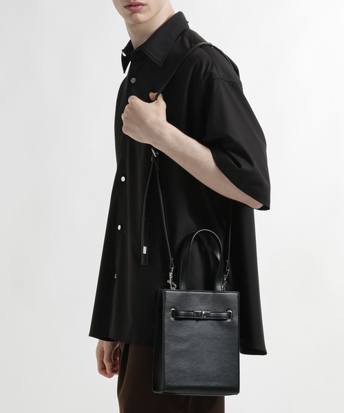 HARE(ハレ)の「ツイストバックルショルダーBAG(HARE)(ショルダーバッグ・メンズ・ブラック・FREE)」の5枚目の写真