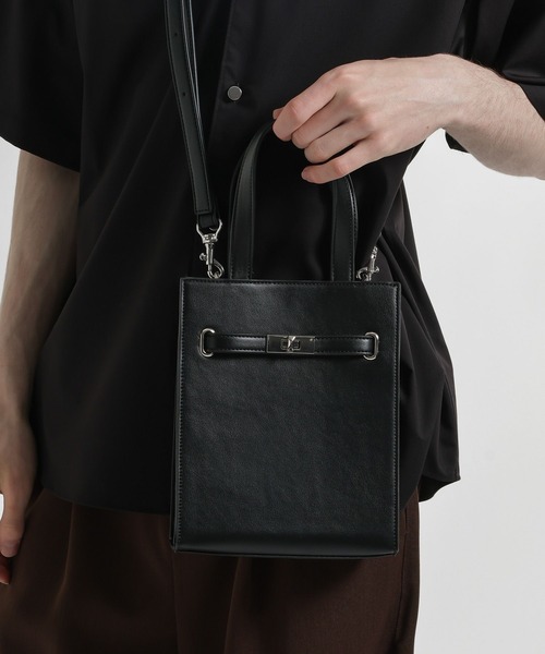 HARE(ハレ)の「ツイストバックルショルダーBAG(HARE)(ショルダーバッグ・メンズ・ブラック・FREE)」の19枚目の写真