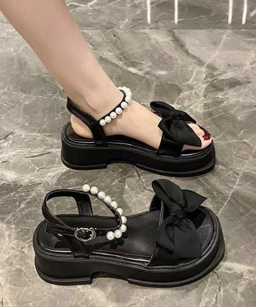 Achic(アシック)の「リボンパールストラップ厚底サンダル(サンダル・レディース・ホワイト/ブラック・L/M/S)」の20枚目の写真