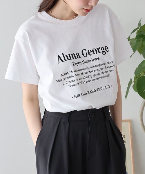 BLUEEAST(ブルーイースト)の「レタリングロゴ Tシャツ(Tシャツ/カットソー・レディース・ホワイト/グレー/ブラック・MEDIUM)」の1枚目の写真