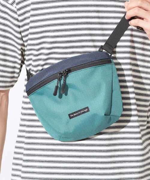 THE SHOP TK (ザ ショップ ティーケー )の「ナイロン ミニサコッシュバッグ(ボディバッグ/ウエストポーチ・メンズ・ブルーグリーン/ブラック・00)」の2枚目の写真