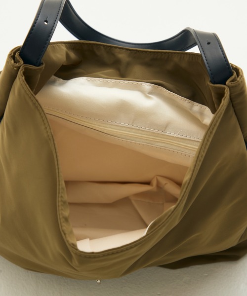 full/fill.(フルフィル)の「front belt one shoulder bag / フロントベルトワンショルダーバッグ(ショルダーバッグ・レディース・ブラック/カーキ・FREE)」の16枚目の写真